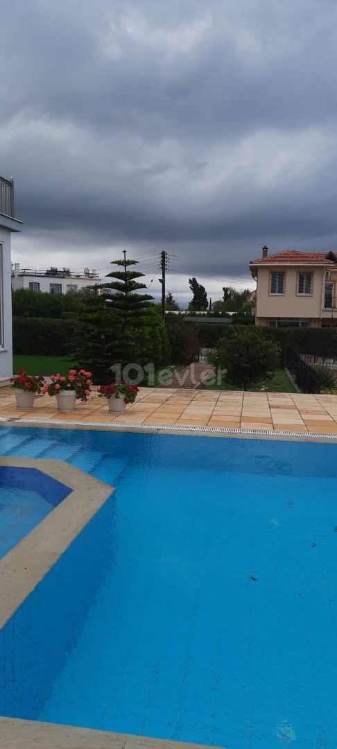 Girne Çatalköy'de satılık ikiz villa