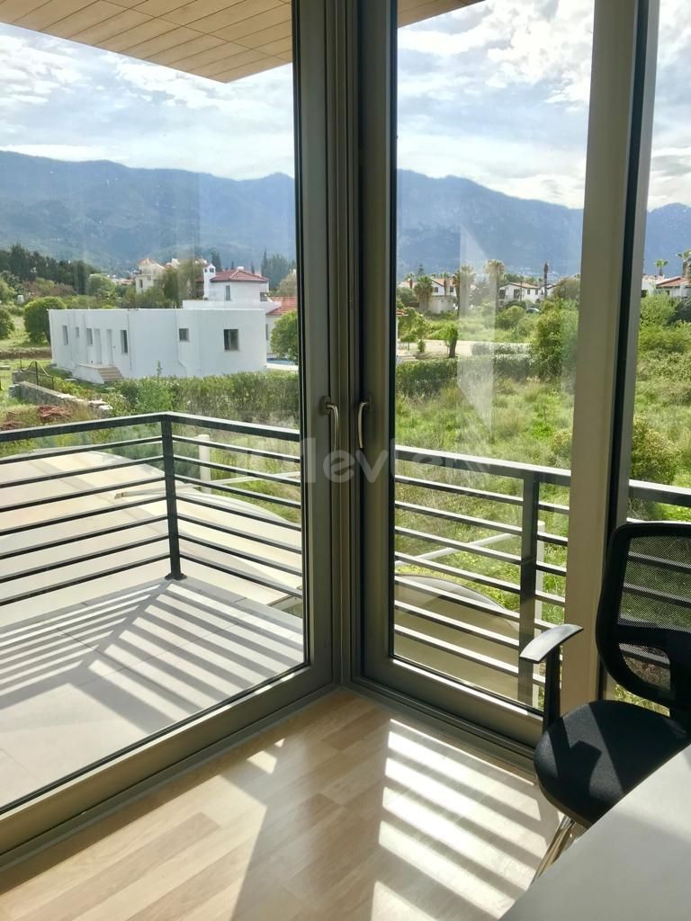 Kyrenia Alsancak (Merit Bereich) 3+1 neue Villa zu verkaufen