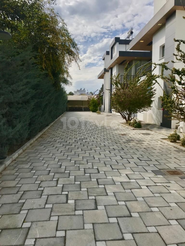 Kyrenia Alsancak (Merit Bereich) 3+1 neue Villa zu verkaufen