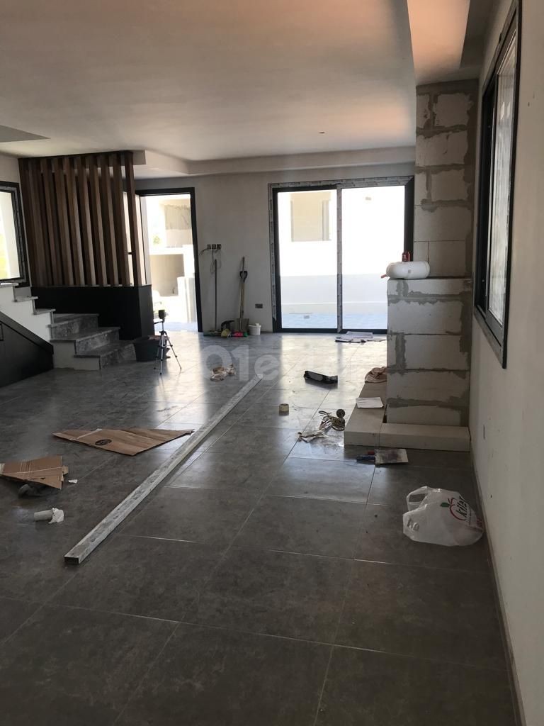 3+1 Duplex-Villa zu verkaufen in Kyrenia Bogaz