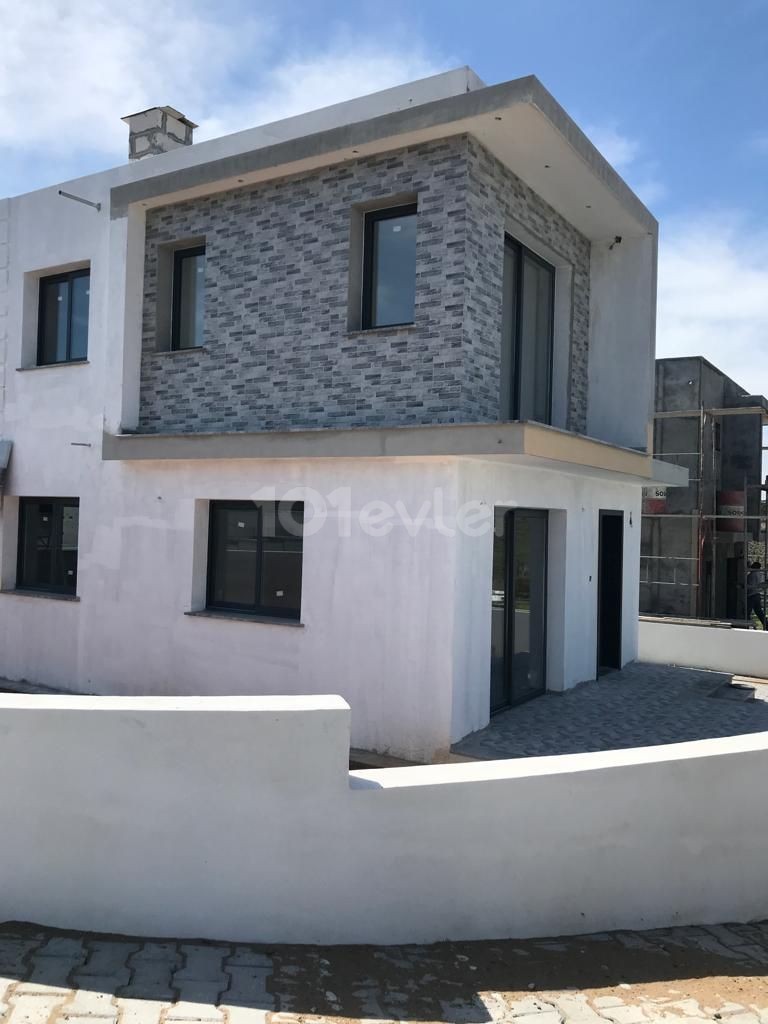 3+1 duplex villa for sale in Kyrenia Boğaz