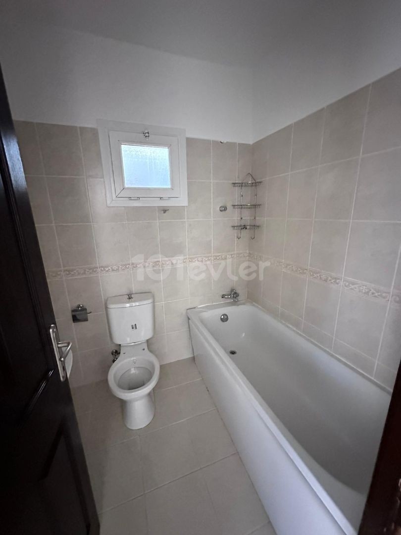 Girne merkezde kiralık 2+1 penthouse daire