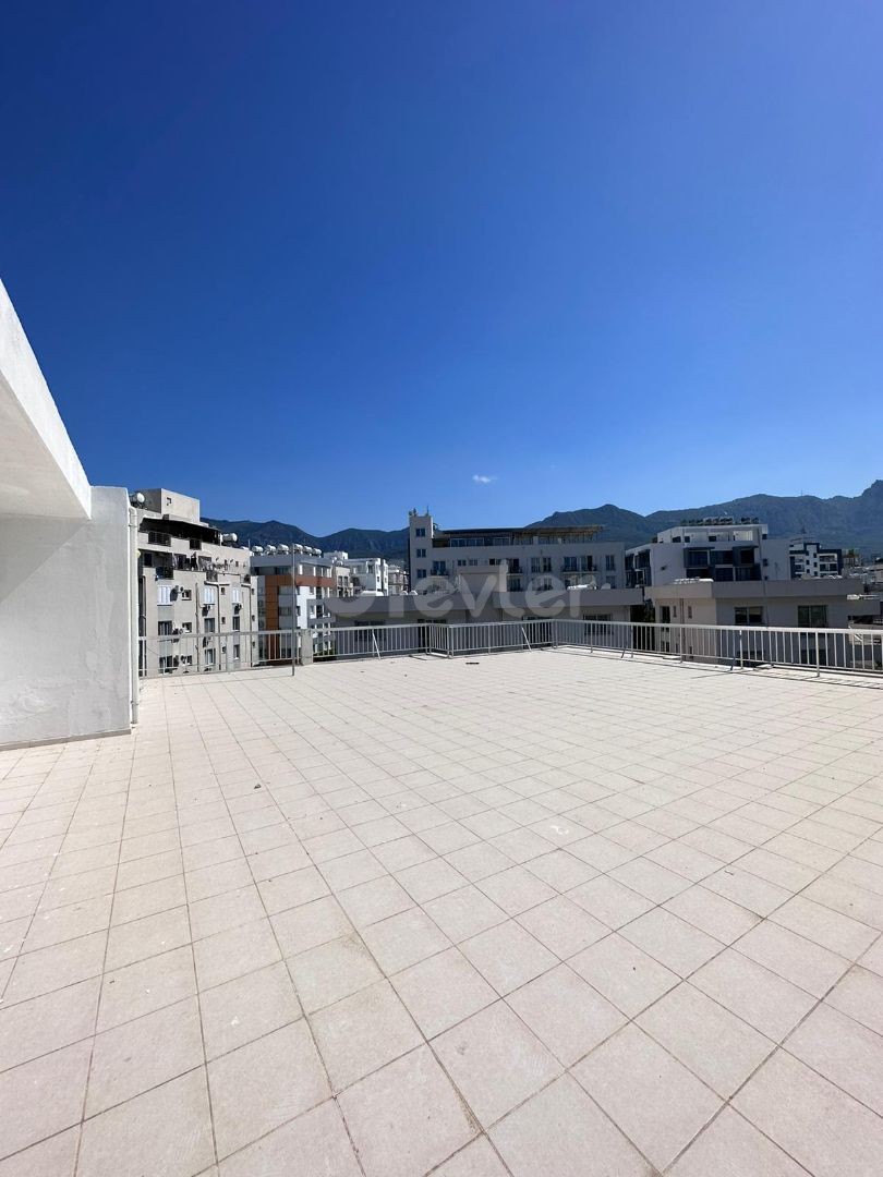 2+1 Penthouse-Wohnung zur Miete in Kyrenia Zentrum