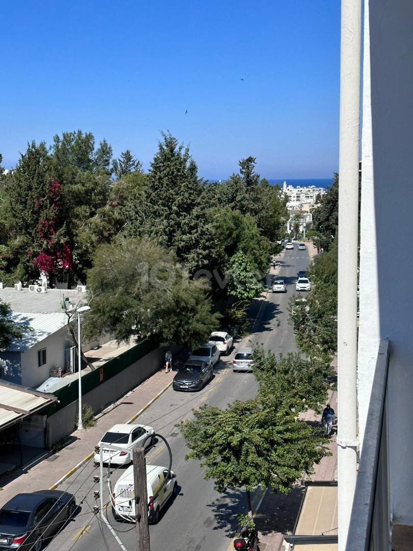 2+1 Penthouse-Wohnung zur Miete in Kyrenia Zentrum