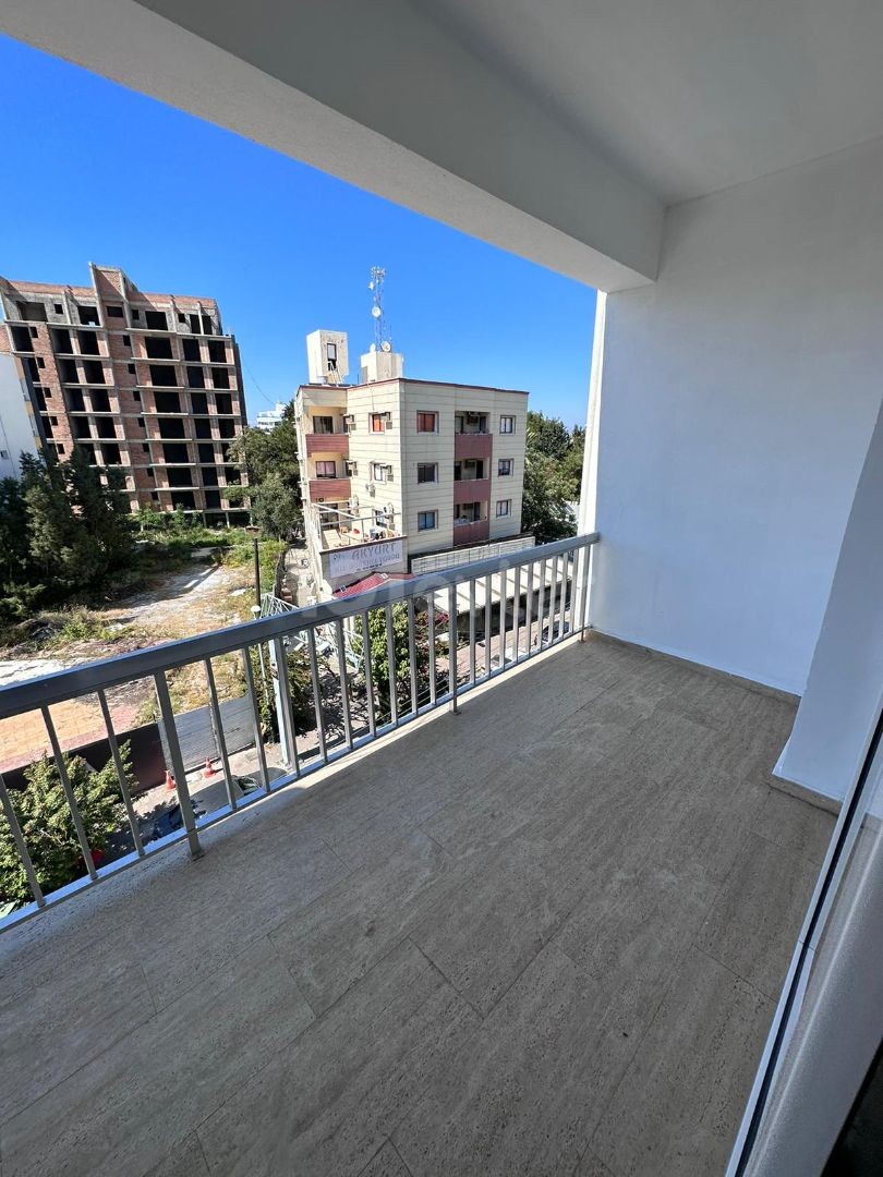 2+1 Penthouse-Wohnung zur Miete in Kyrenia Zentrum