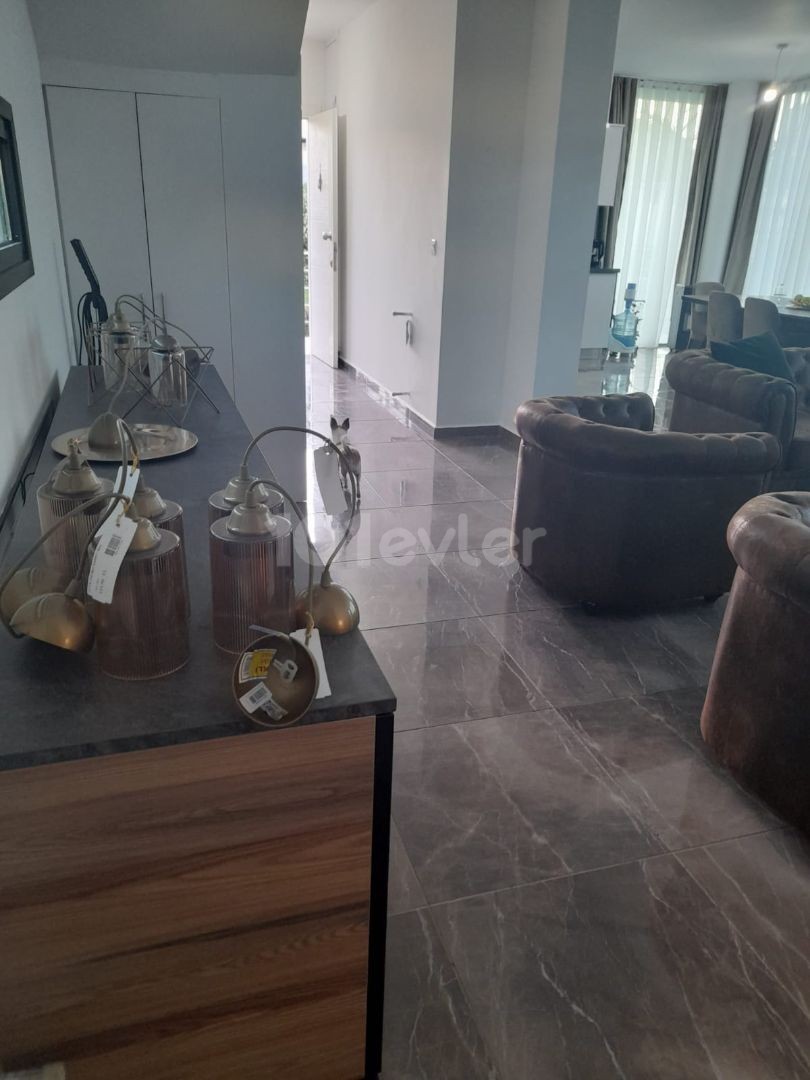  Esentepe'de kiralık 3+1 lüks villa