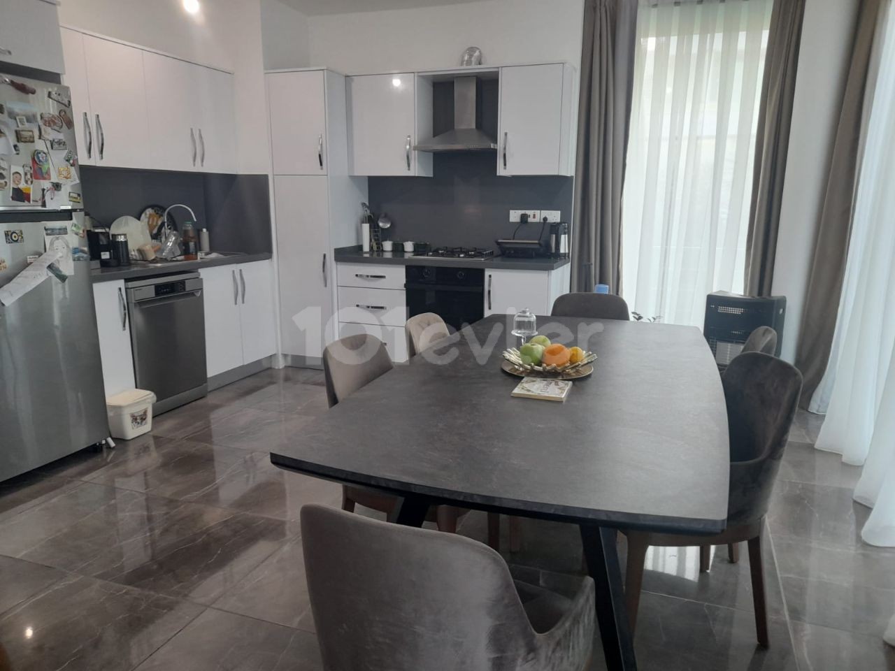  Esentepe'de kiralık 3+1 lüks villa