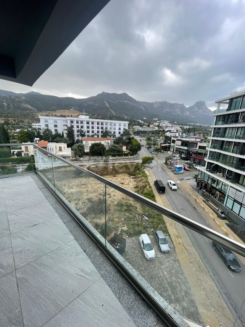 2+1 apartment for sale in the center of Kyrenia