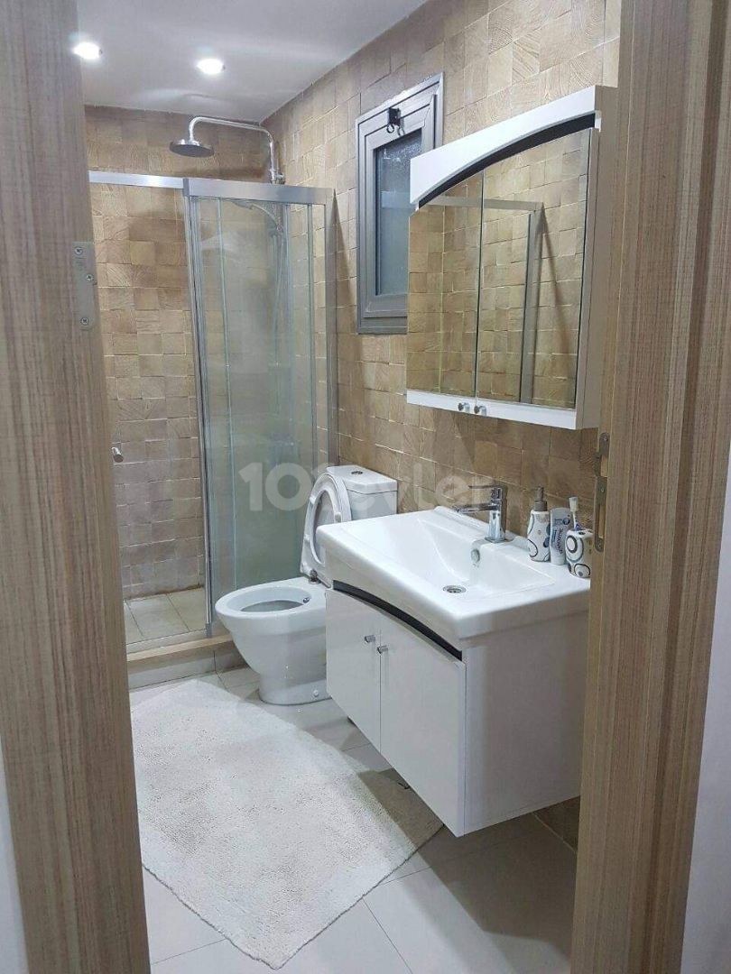  Ausgezeichnete 3+1 Penthouse-Wohnung zu verkaufen in Kyrenia Centre