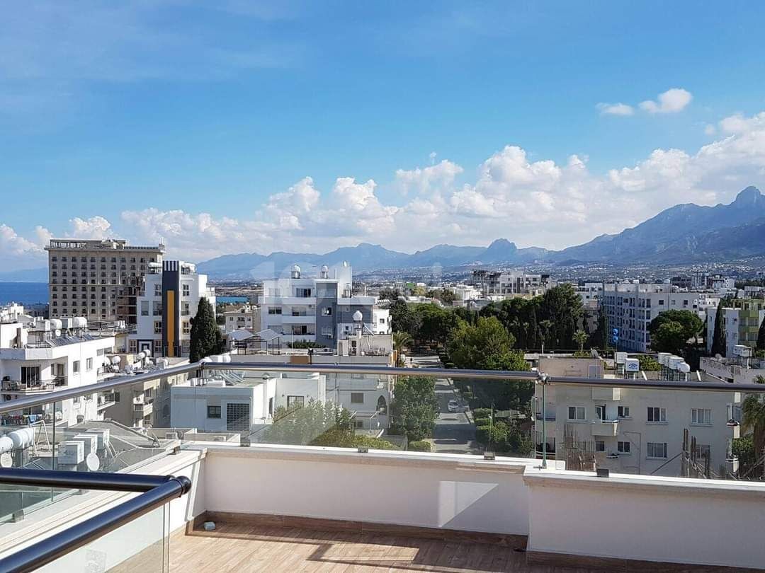  Ausgezeichnete 3+1 Penthouse-Wohnung zu verkaufen in Kyrenia Centre