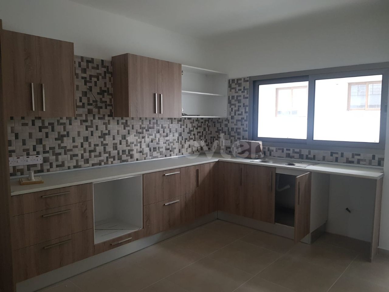 3+1 en suite super lux flat for sale in Gonyeli, Lefkosa