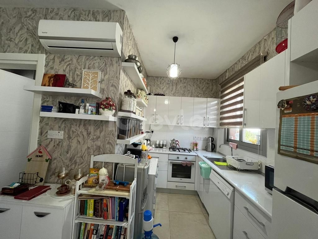 2+1 apartment for sale in Zeytinlik, with Turkish title, TAXES PAID