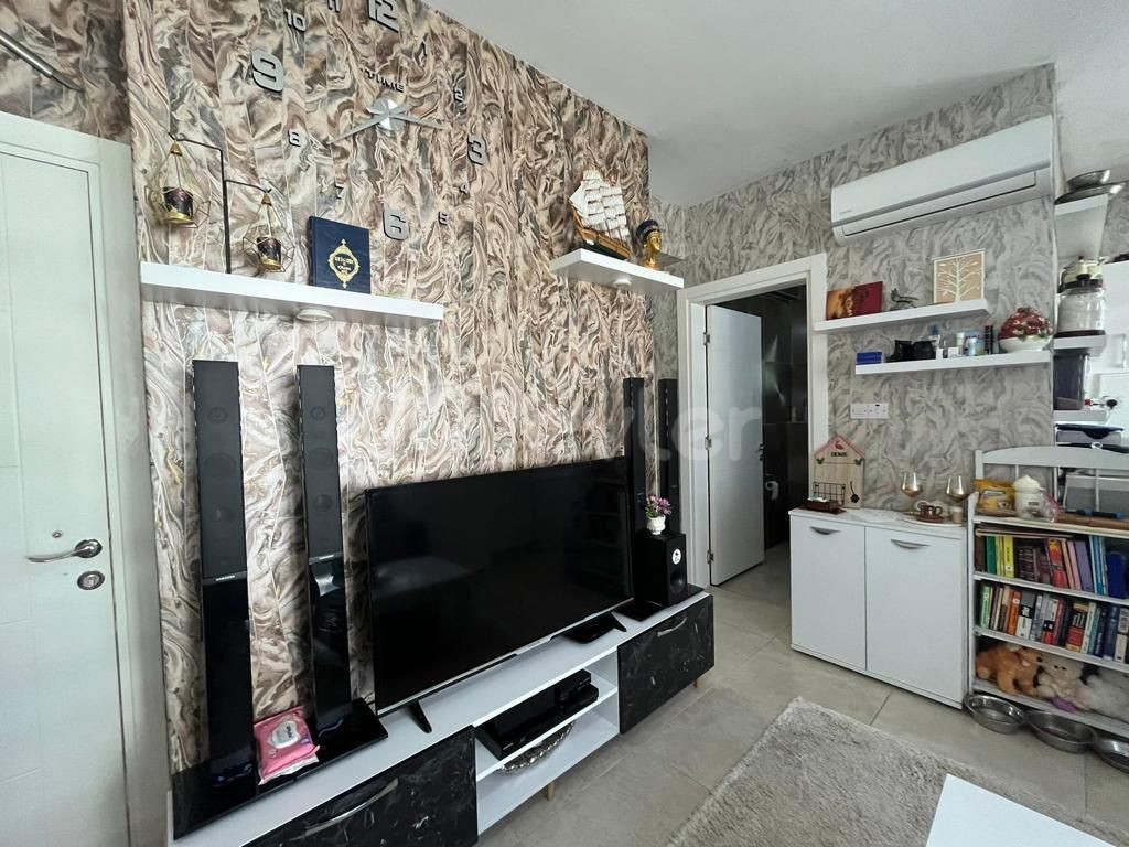 2+1 apartment for sale in Zeytinlik, with Turkish title, TAXES PAID