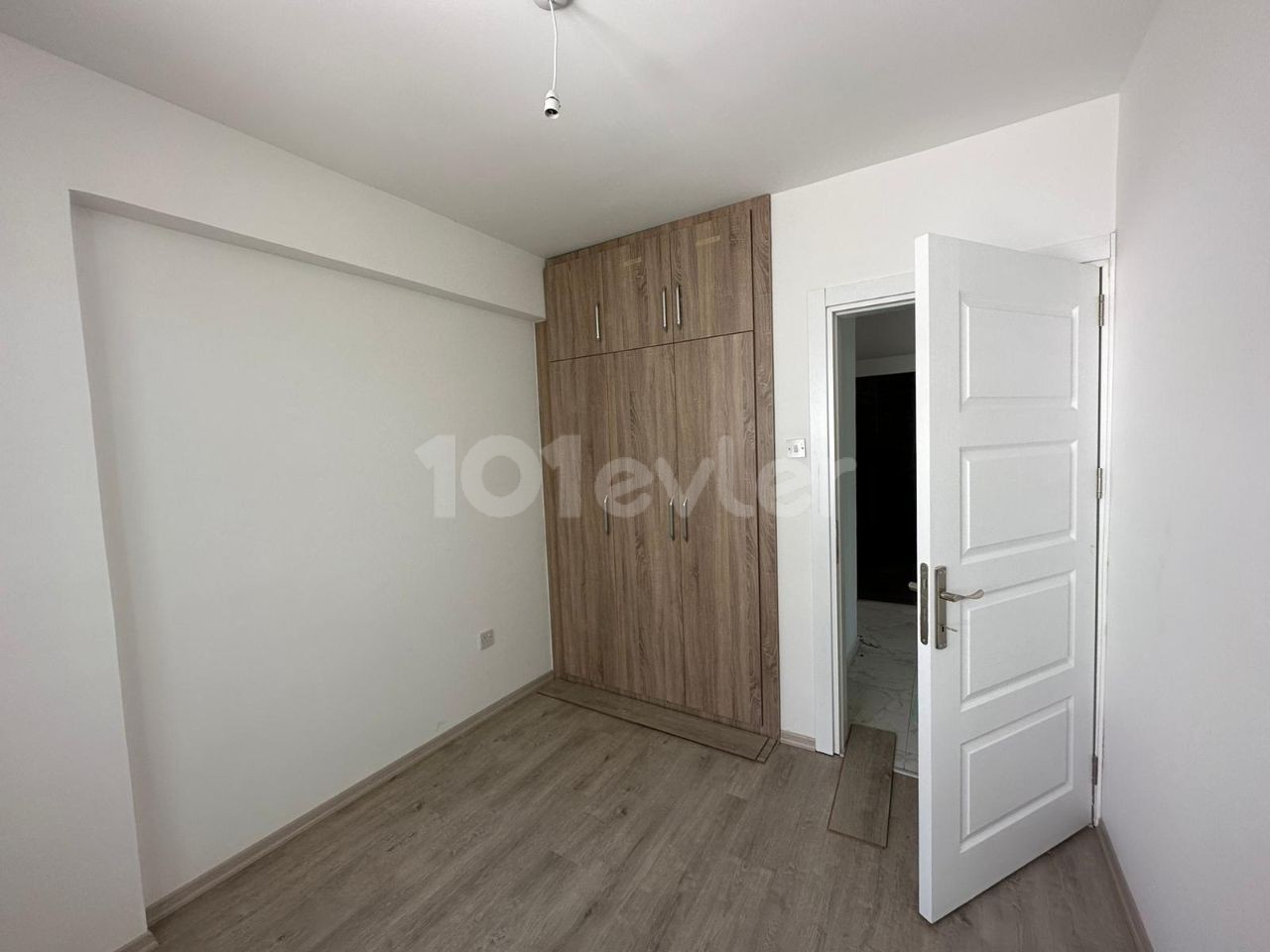 3+1 apartment for sale in Kyrenia Center