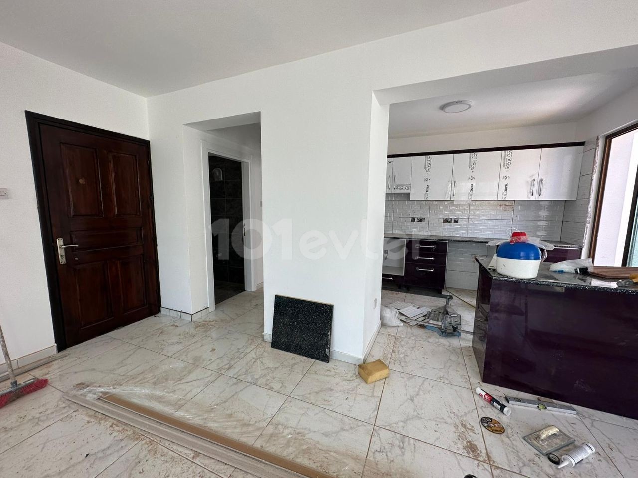 3+1 apartment for sale in Kyrenia Center