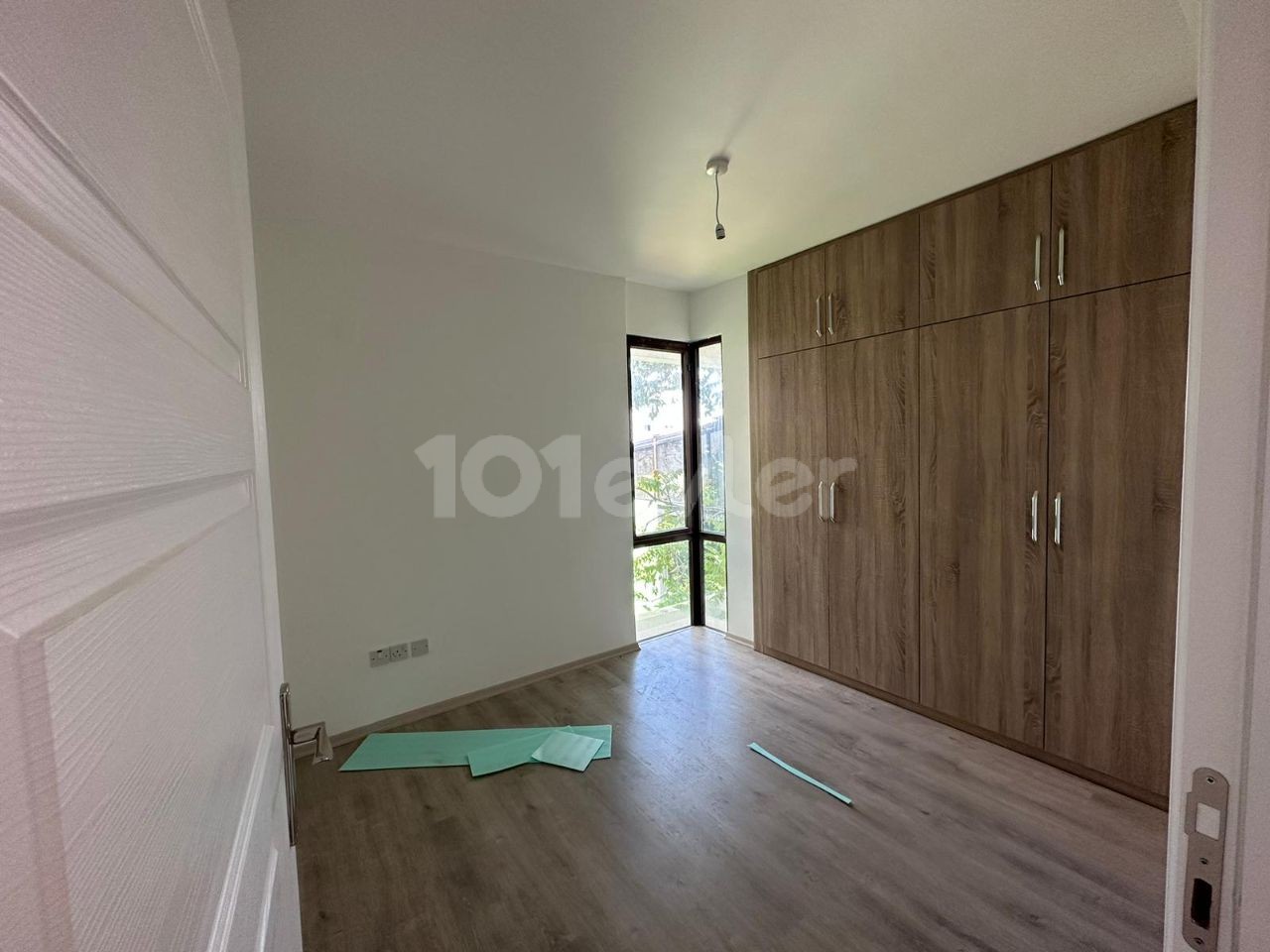 3+1 apartment for sale in Kyrenia Center