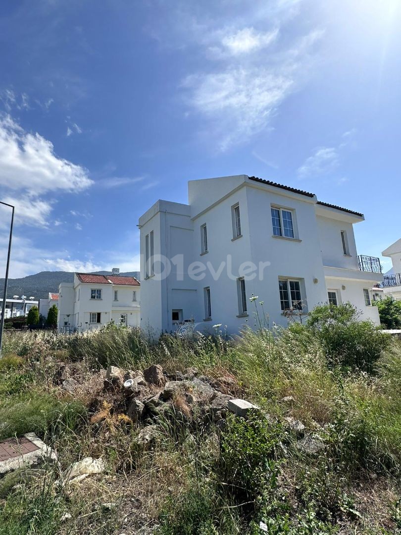  4+1 villas for sale on the Sea Side in Lapt, Opportunity Price!!!!