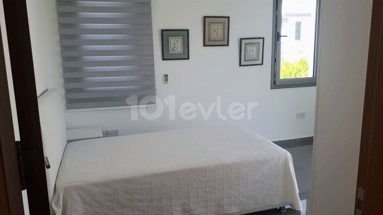 4+1 villa with pool for rent in Alsancak