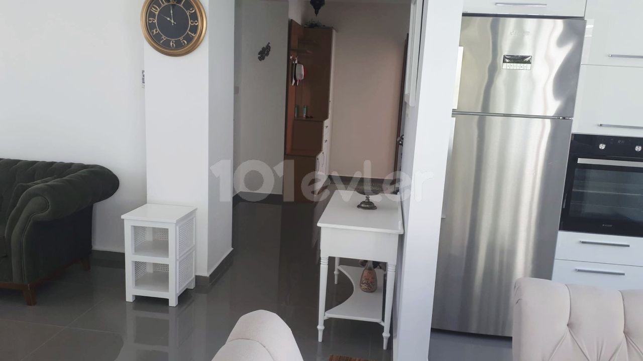  Alsancakta kiralık 4+1 havuzlu villa