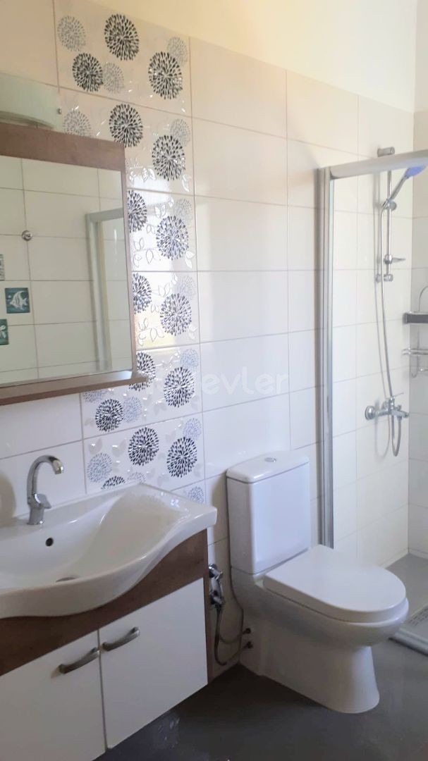  Alsancakta kiralık 4+1 havuzlu villa