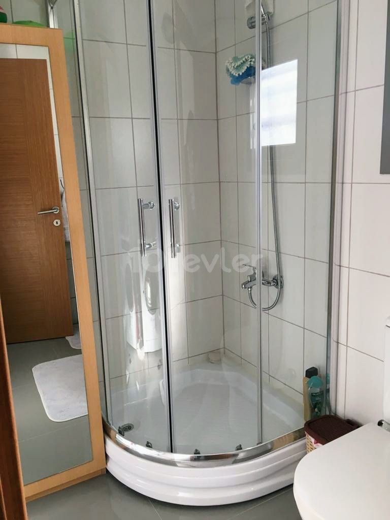  Alsancakta kiralık 4+1 havuzlu villa