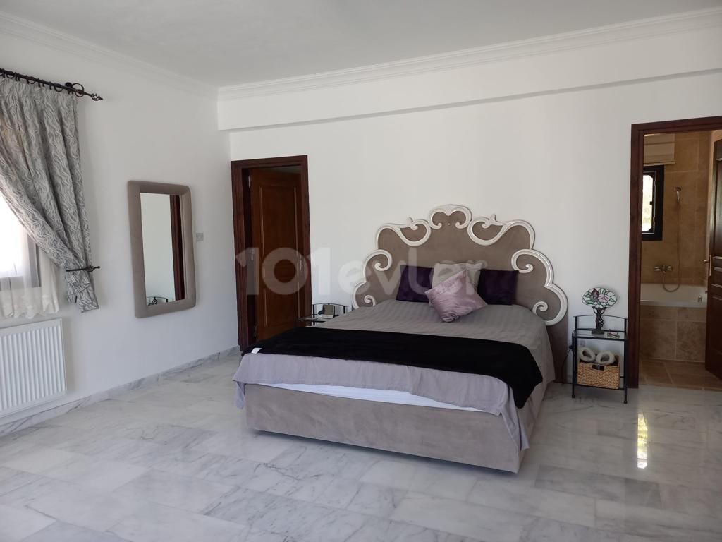 4+1 luxury duplex villa with private swimimg pool for daily rent in Çatalkoy