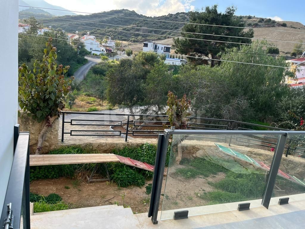 2+1 Wohnung mit Garten zum Verkauf in Alsancak