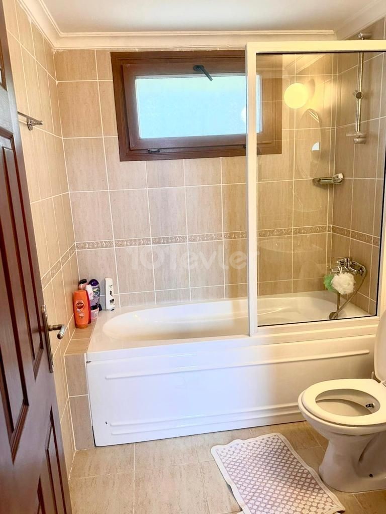 Prächtige 3+1-Maisonette-Villa mit privatem Pool zum Verkauf in Çatalköy