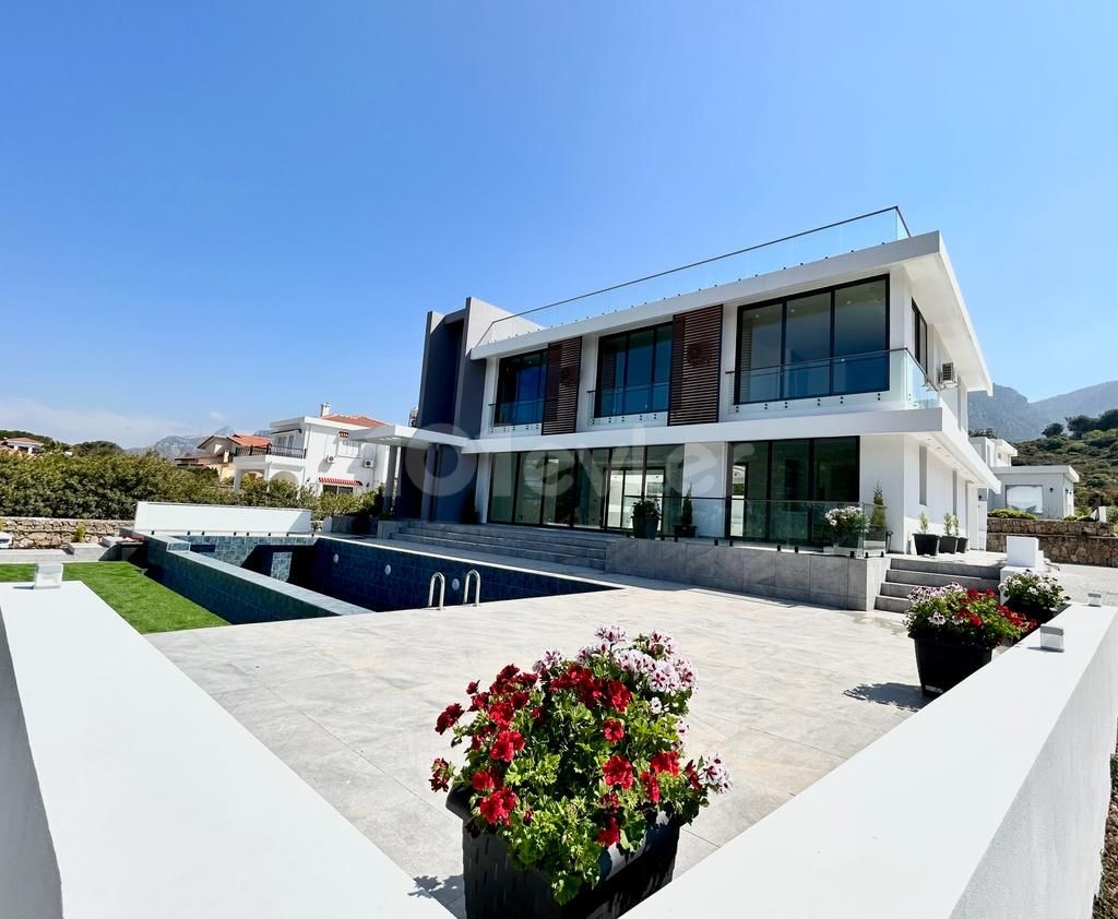 3+1 finished villa for sale in the most luxurious place in Doğanköy