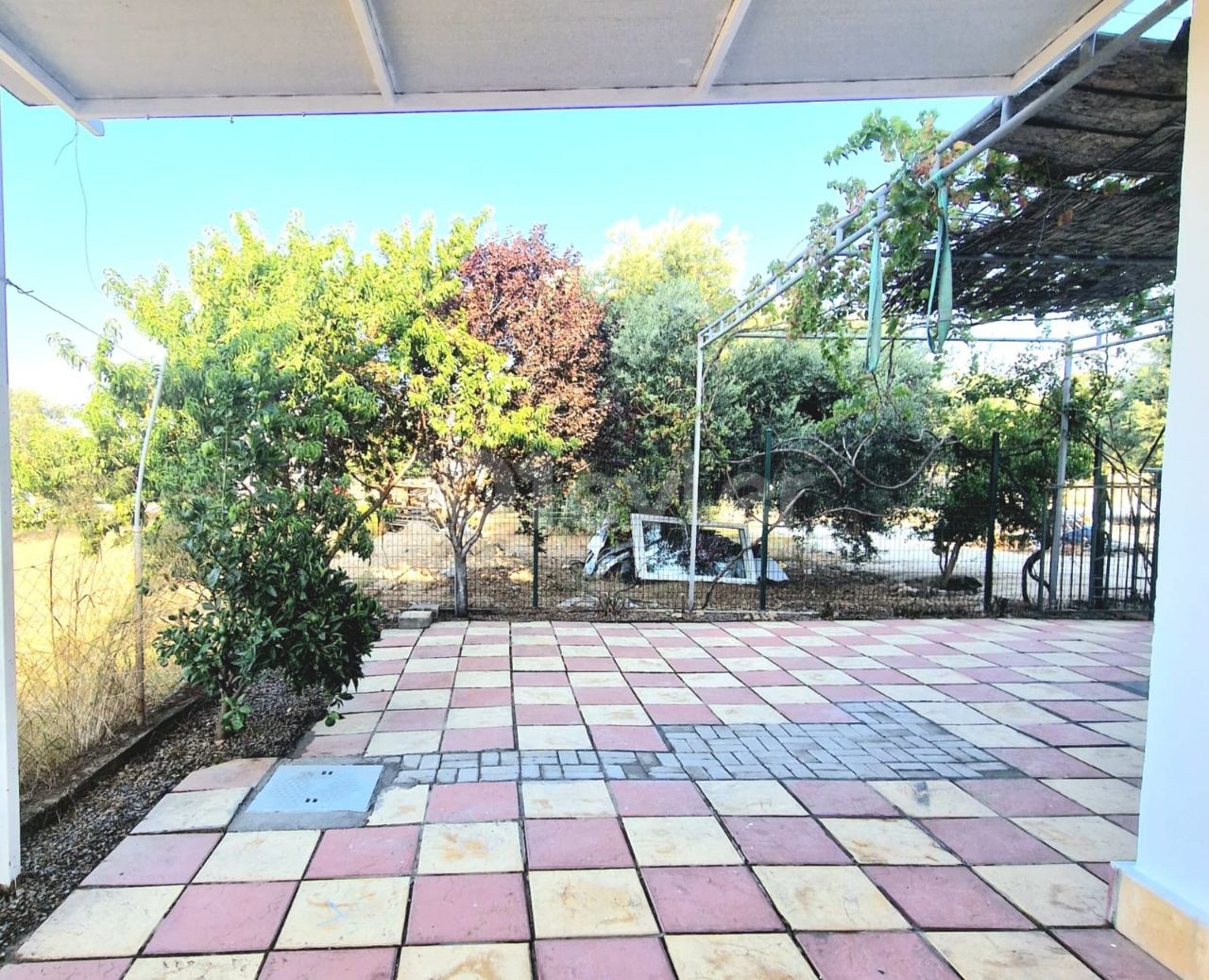 2+1 fully furnished apartment with garden for sale in Zeytinlik