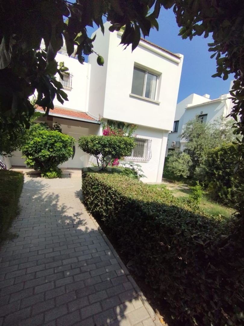 Girne Amerikana Yürüme Mesafesinde Öğrenciye Uygun Kiralık 3+1 İkiz Villa