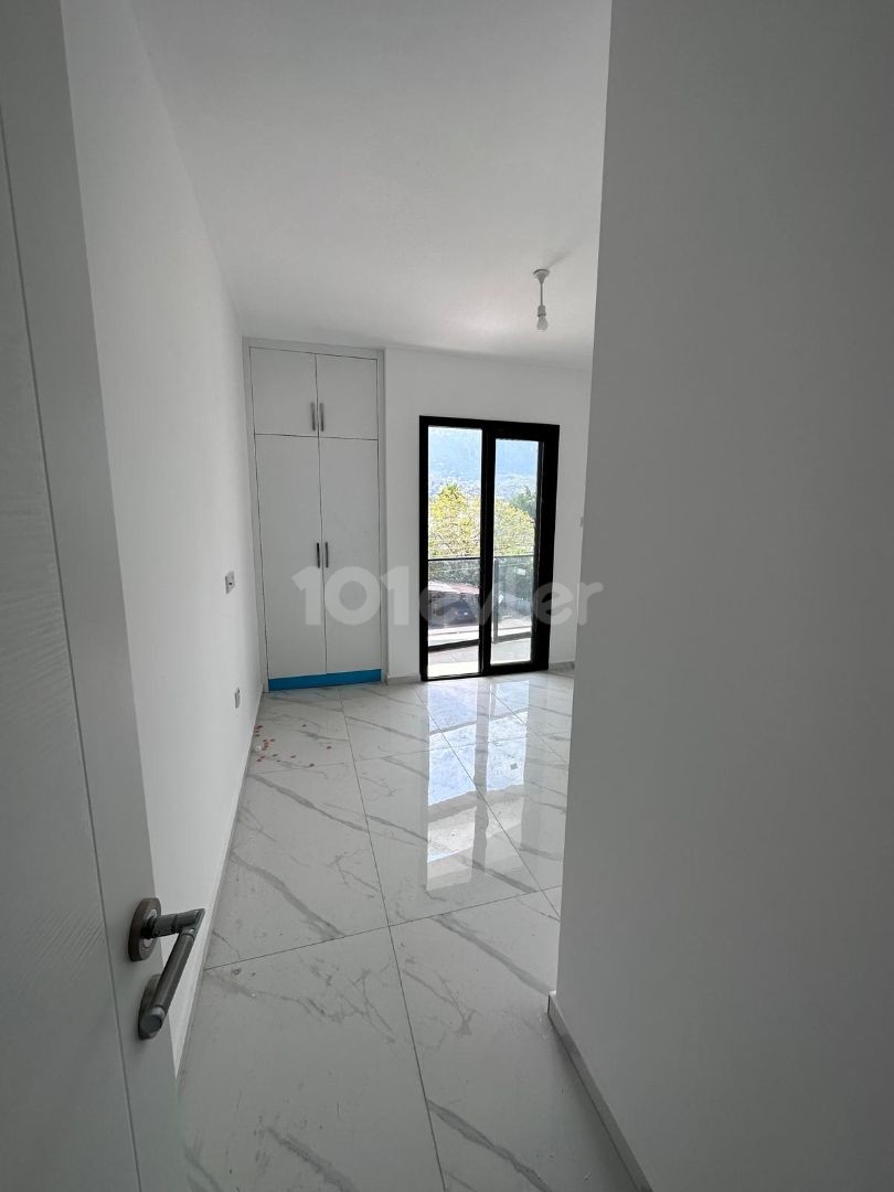 2+1 apartment and office with commercial permit for rent in Karaoğlanoğlu