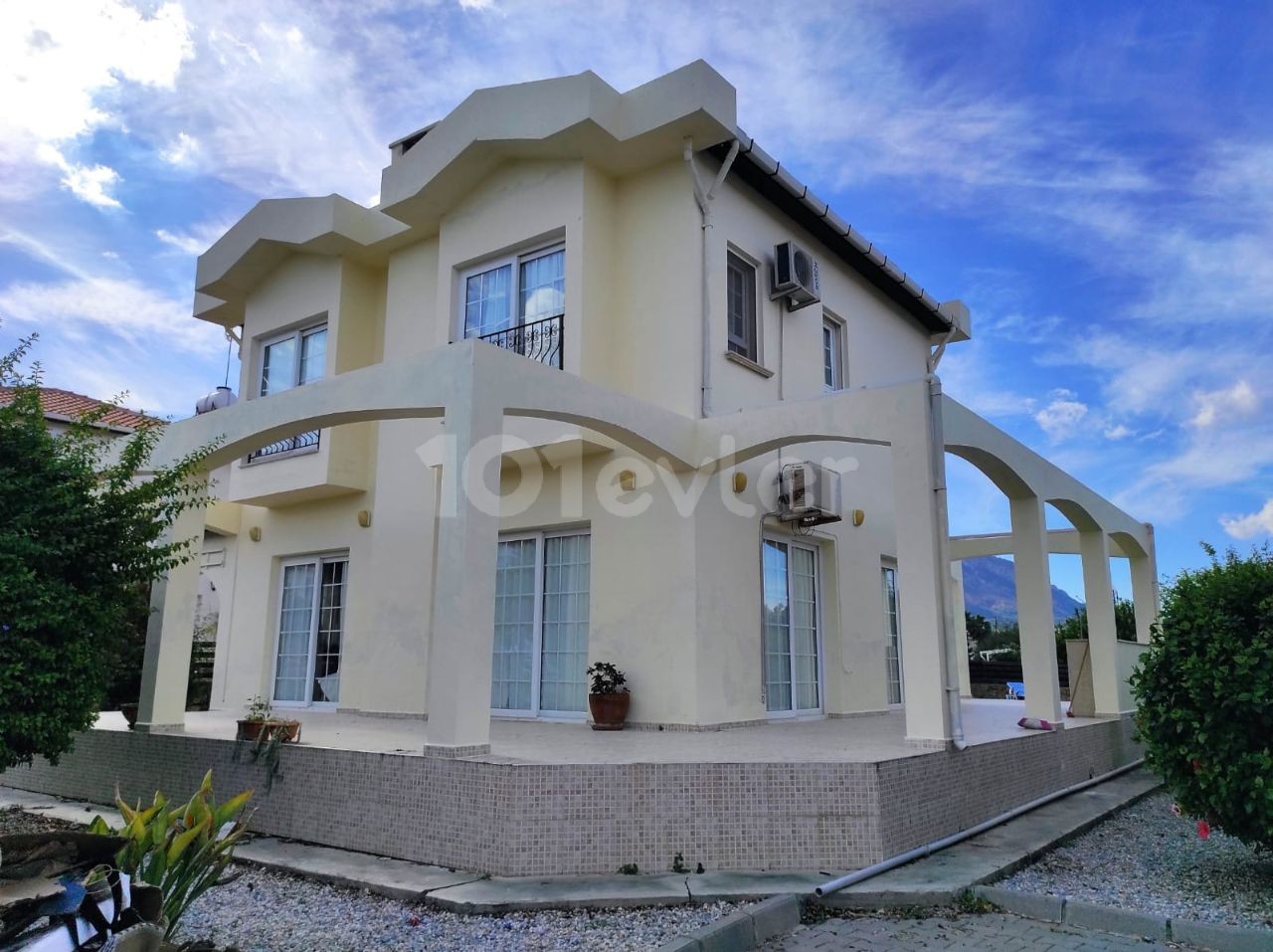 3+1 Luxusvilla zum Verkauf in Alsancak