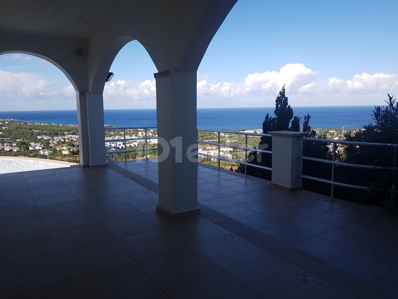 4+2 Villa mit herrlichem Meer- und Bergblick zum Verkauf in Edremit