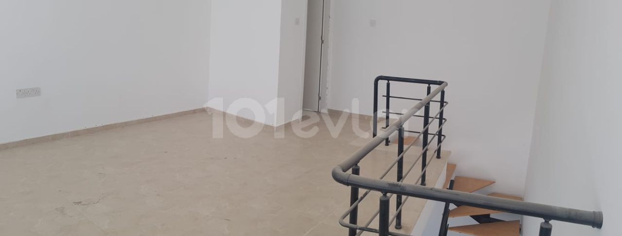 3-storey shop for rent in Karaoğlanoğlu, including a basement and a second floor