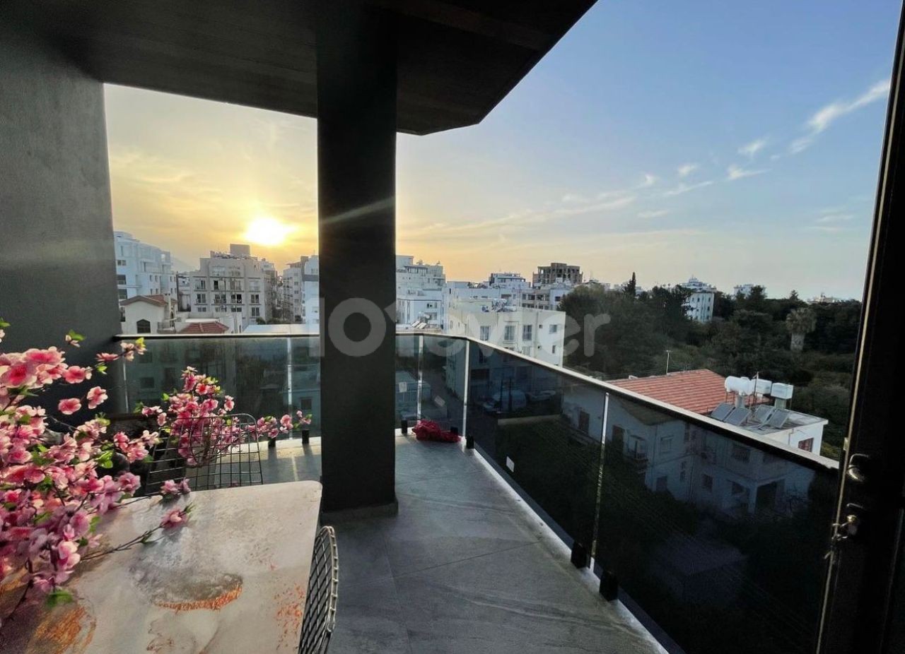 3+1 apartment for rent in Kyrenia Center