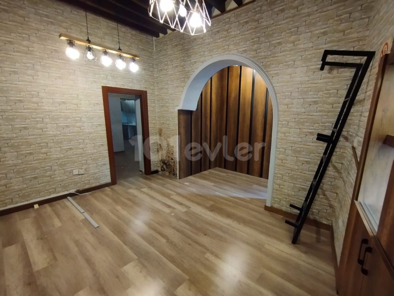 Shop for rent in Kyrenia Center