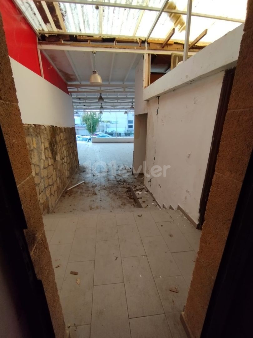 GİRNE/MERKEZ ÇARŞIDA KİRALIK TİCARİ DÜKKAN/ COMMERCIAL SHOP FOR RENT IN KYRENIA/CENTRAL BAZAA