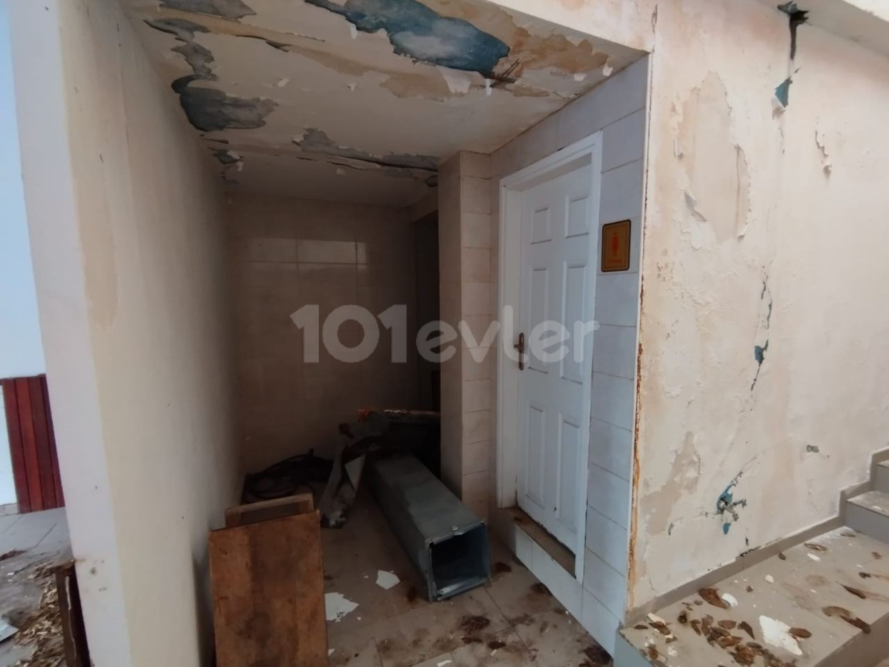 COMMERCIAL SHOP FOR RENT IN KYRENIA/CENTRAL BAZAA