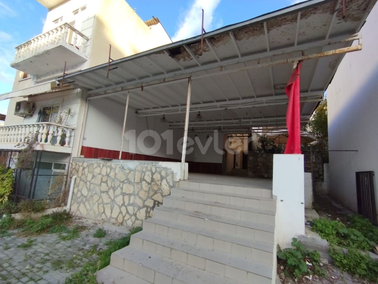 COMMERCIAL SHOP FOR RENT IN KYRENIA/CENTRAL BAZAA