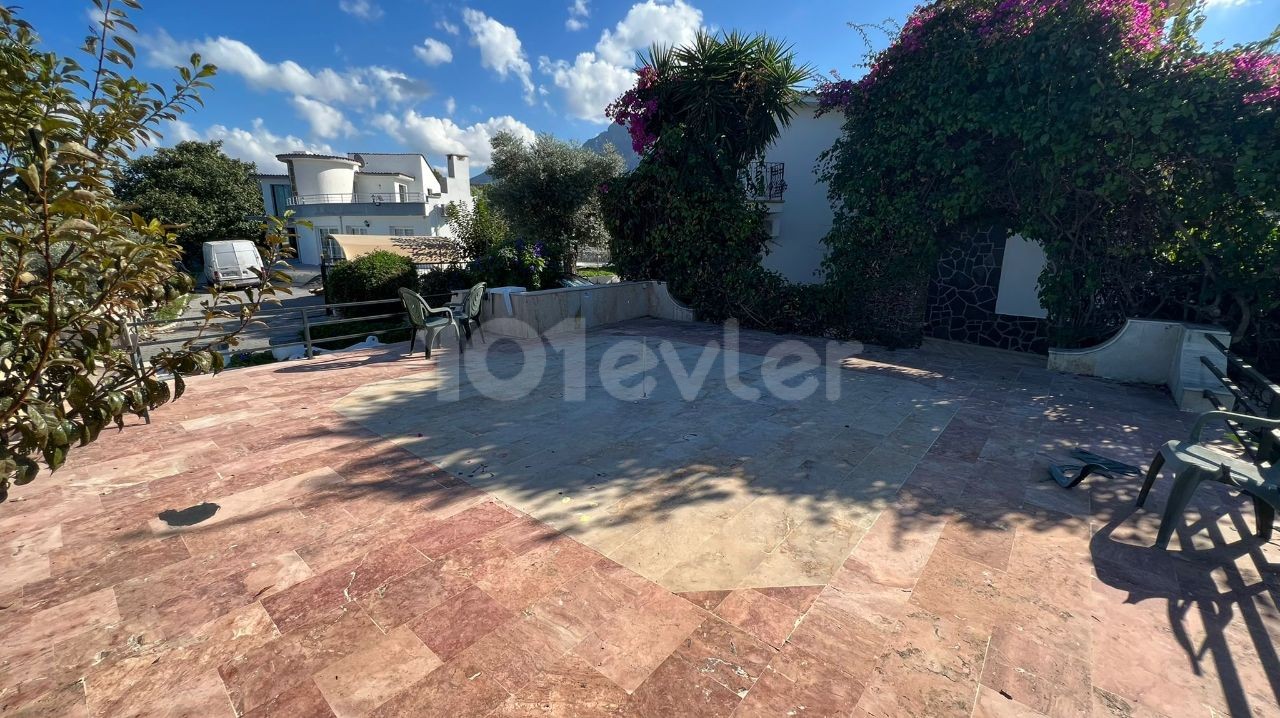 3+1 spacious villa for rent in Alsancak