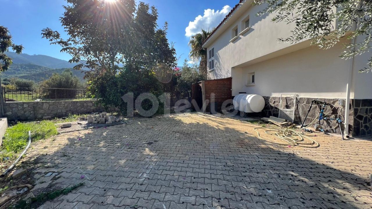 3+1 spacious villa for rent in Alsancak