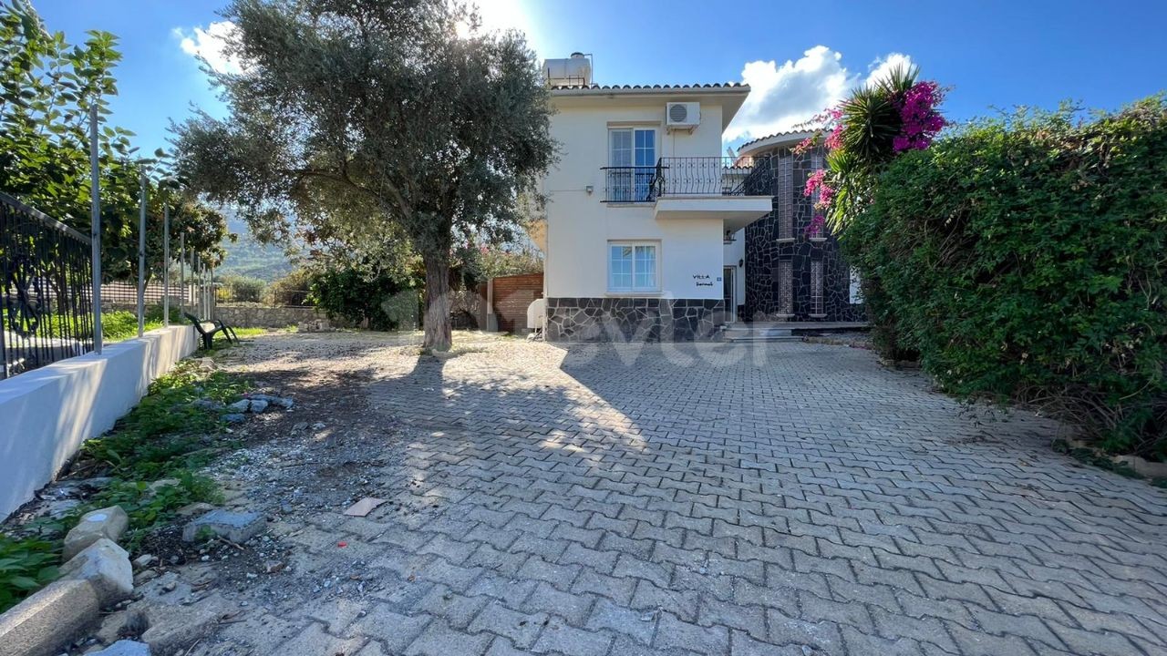 3+1 spacious villa for rent in Alsancak