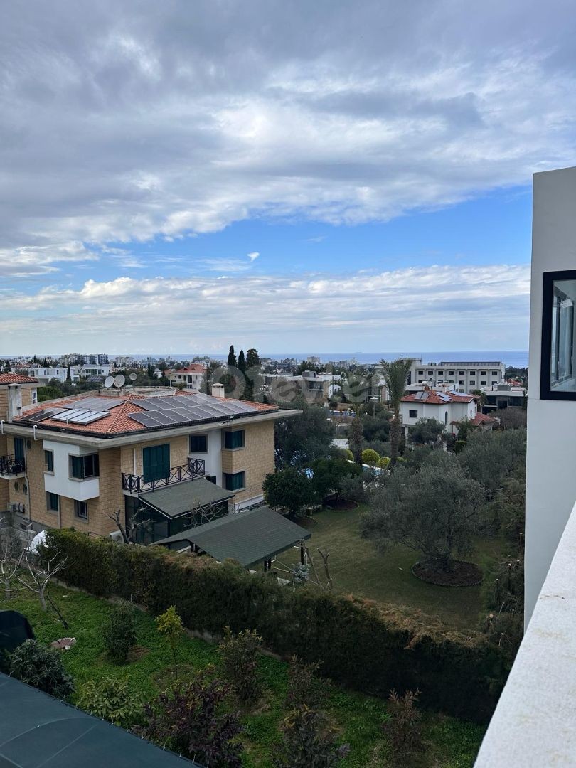 2+1 geräumige Wohnung zur Miete in Bellapais, Kyrenia