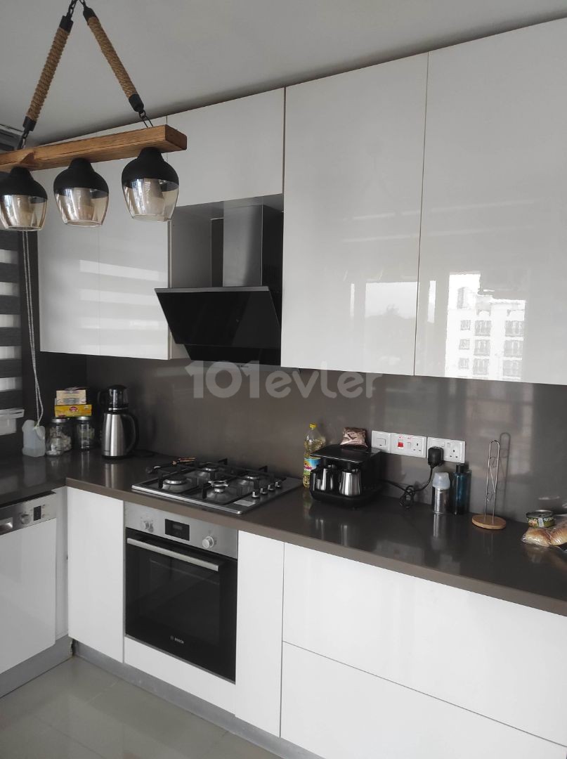 Girne Merkez'de Lefkoşa çemberine 600 metre mesafede kiralık 3+1 daire