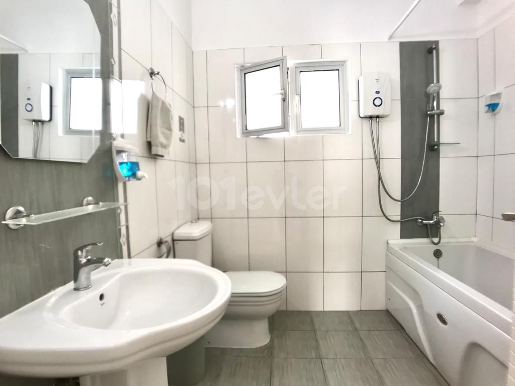 Girne Merkez'de kiralık 3+1 lüks daire