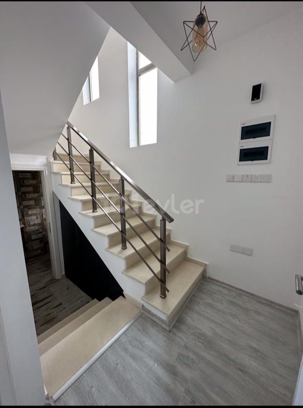 3+1 duplex villa for rent in Alsancak