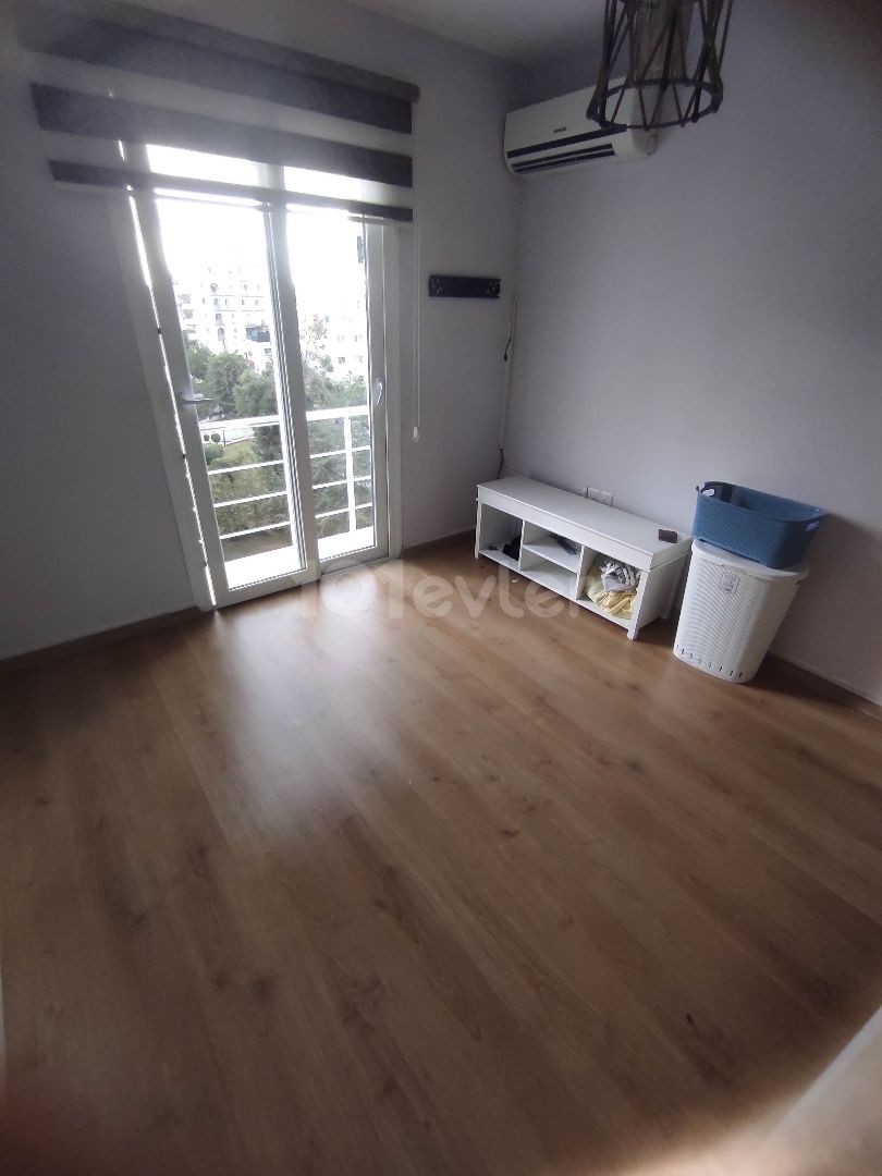 3+1 Flat with Turkish Title for Sale in Kyrenia Center, within Walking Distance to the Municipality and the Marketplace, Suitable for Investment and Residence