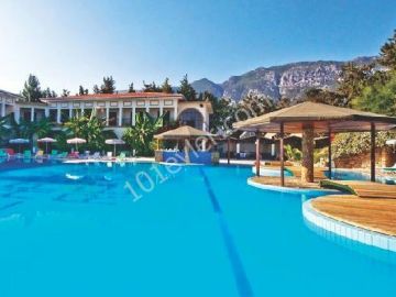 KIBRISTA GİRNEDE DENİZE O CASINO İZNİ OLAN 500 YATAKLI SATILIK OTEL