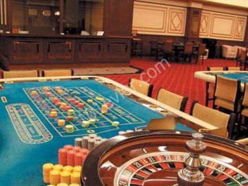 KIBRISTA GİRNEDE DENİZE O CASINO İZNİ OLAN 500 YATAKLI SATILIK OTEL